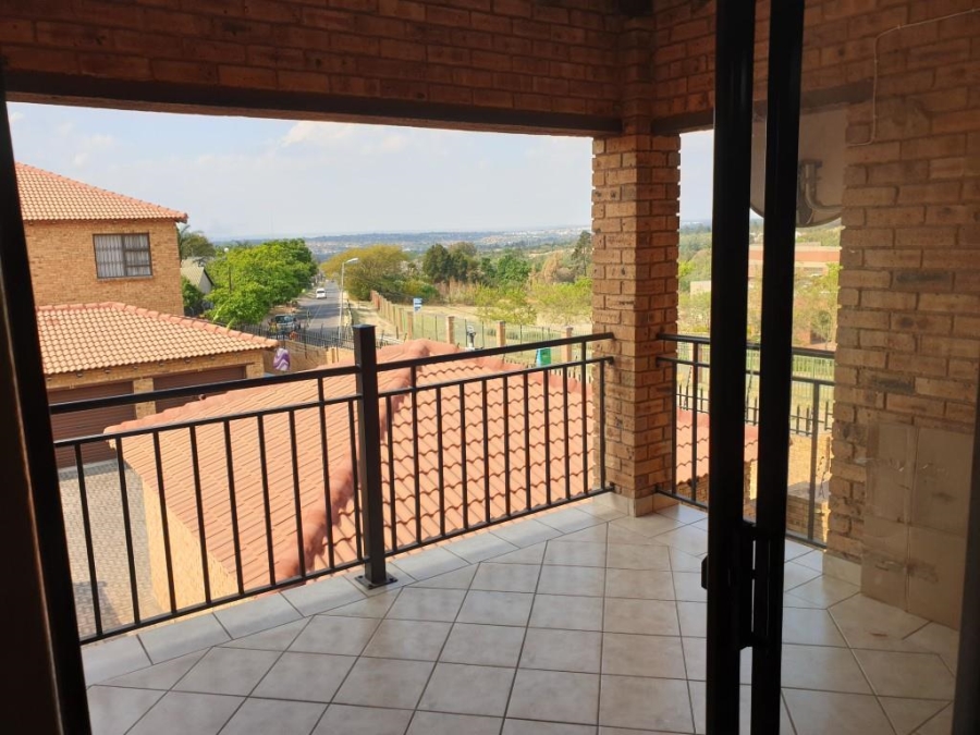 2 Bedroom Property for Sale in North Riding Gauteng