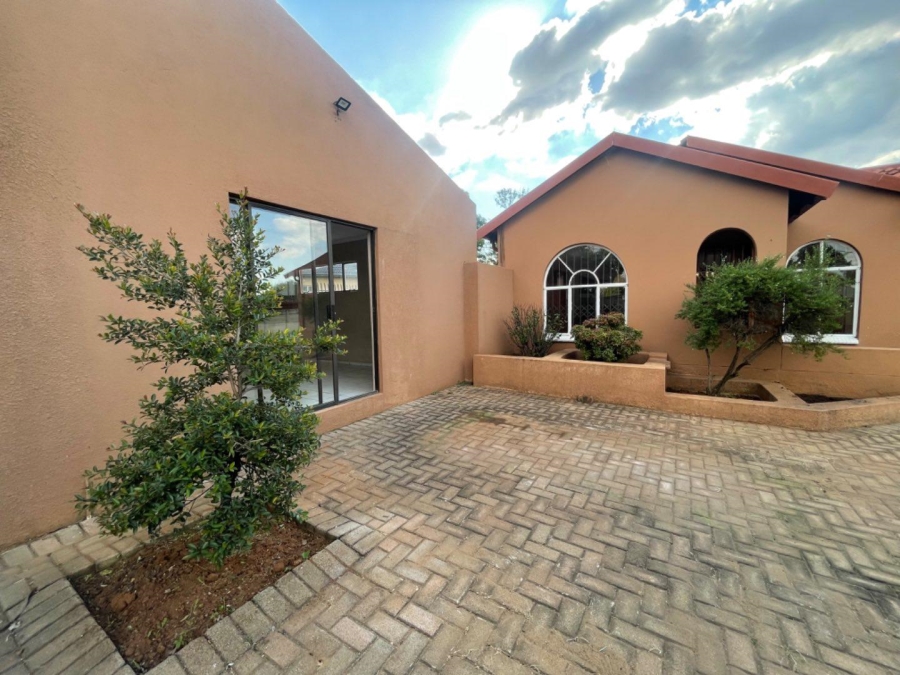 3 Bedroom Property for Sale in Van Riebeeck Park Gauteng