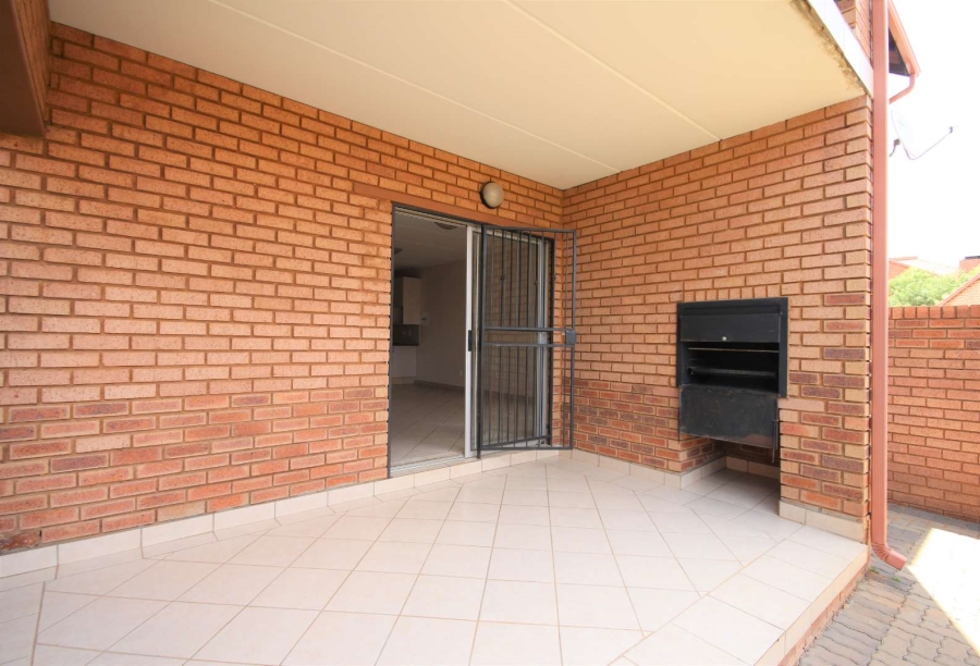To Let 2 Bedroom Property for Rent in Hazeldean Gauteng