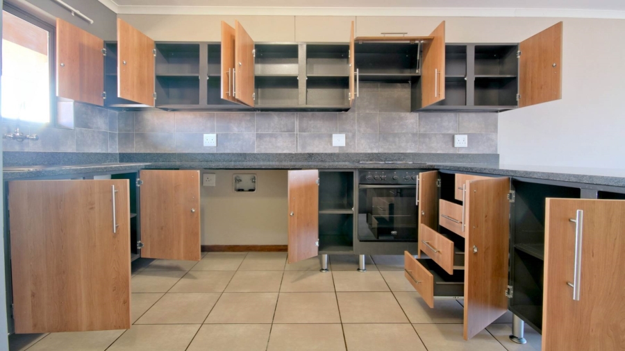 To Let 3 Bedroom Property for Rent in Highveld Gauteng