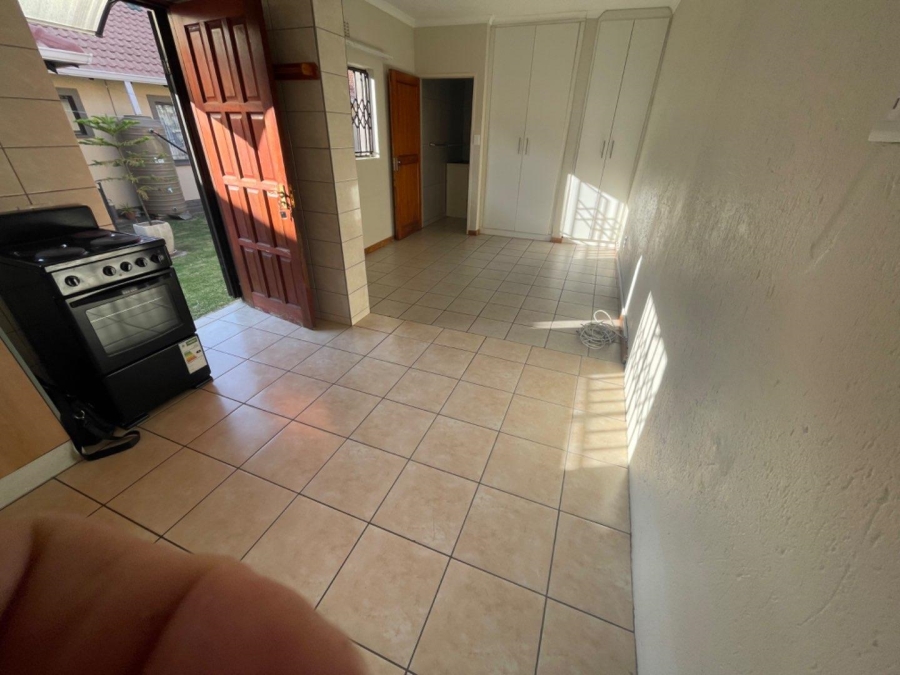 To Let 1 Bedroom Property for Rent in Terenure Gauteng