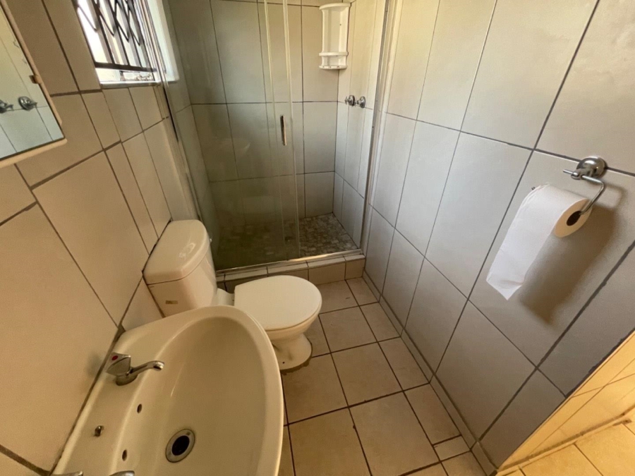 To Let 1 Bedroom Property for Rent in Terenure Gauteng