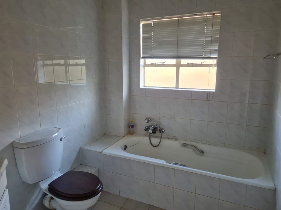 3 Bedroom Property for Sale in Wierdapark Gauteng