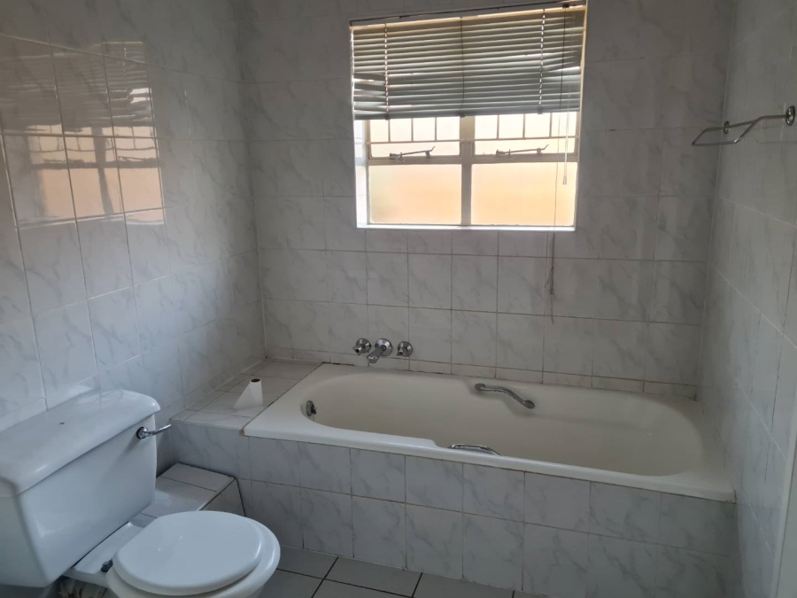 3 Bedroom Property for Sale in Wierdapark Gauteng