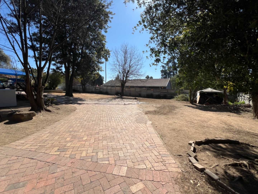 To Let 3 Bedroom Property for Rent in Fontainebleau Gauteng