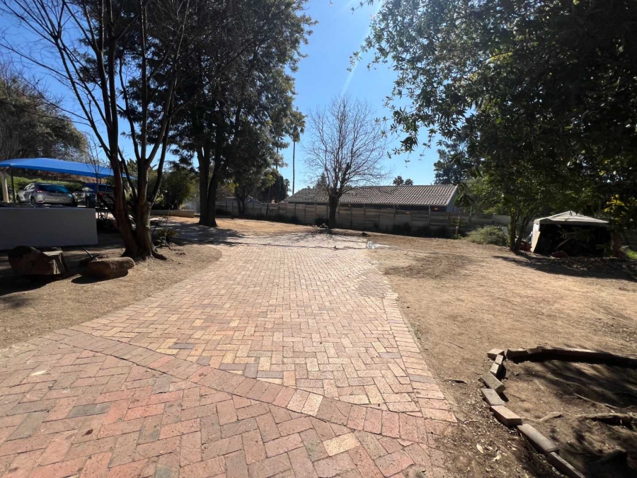 To Let 3 Bedroom Property for Rent in Fontainebleau Gauteng