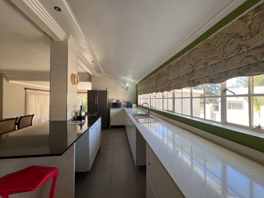 To Let 3 Bedroom Property for Rent in Fontainebleau Gauteng