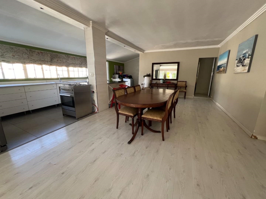 To Let 3 Bedroom Property for Rent in Fontainebleau Gauteng