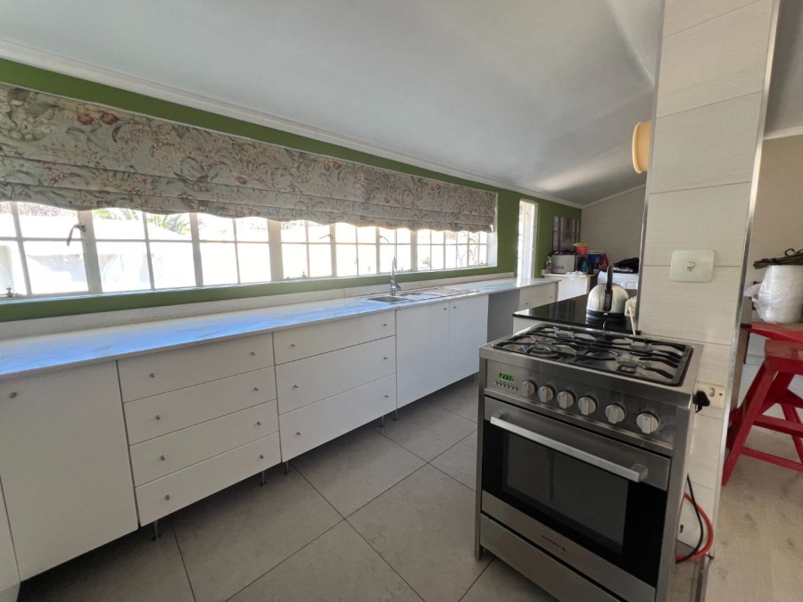To Let 3 Bedroom Property for Rent in Fontainebleau Gauteng