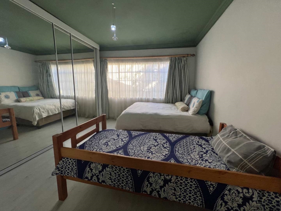 To Let 3 Bedroom Property for Rent in Fontainebleau Gauteng