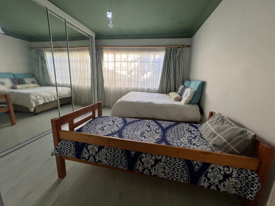 To Let 3 Bedroom Property for Rent in Fontainebleau Gauteng