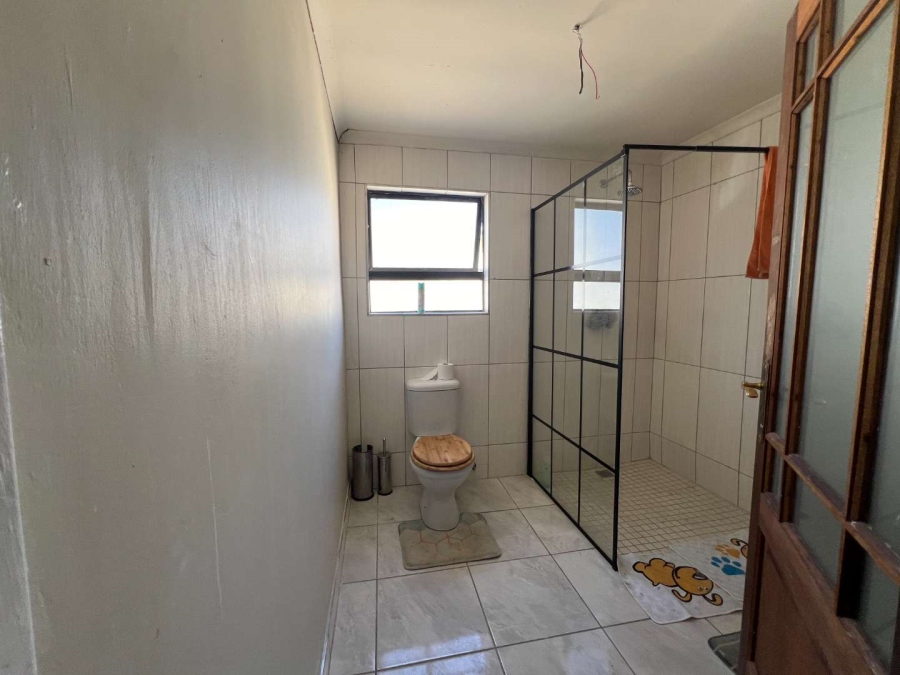 To Let 3 Bedroom Property for Rent in Fontainebleau Gauteng