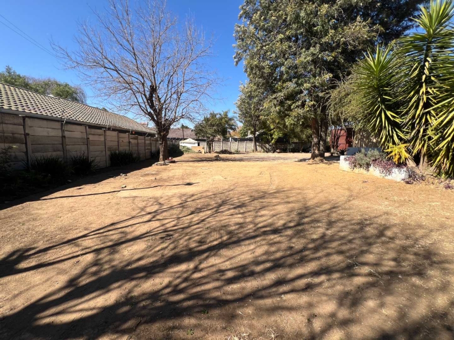 To Let 3 Bedroom Property for Rent in Fontainebleau Gauteng