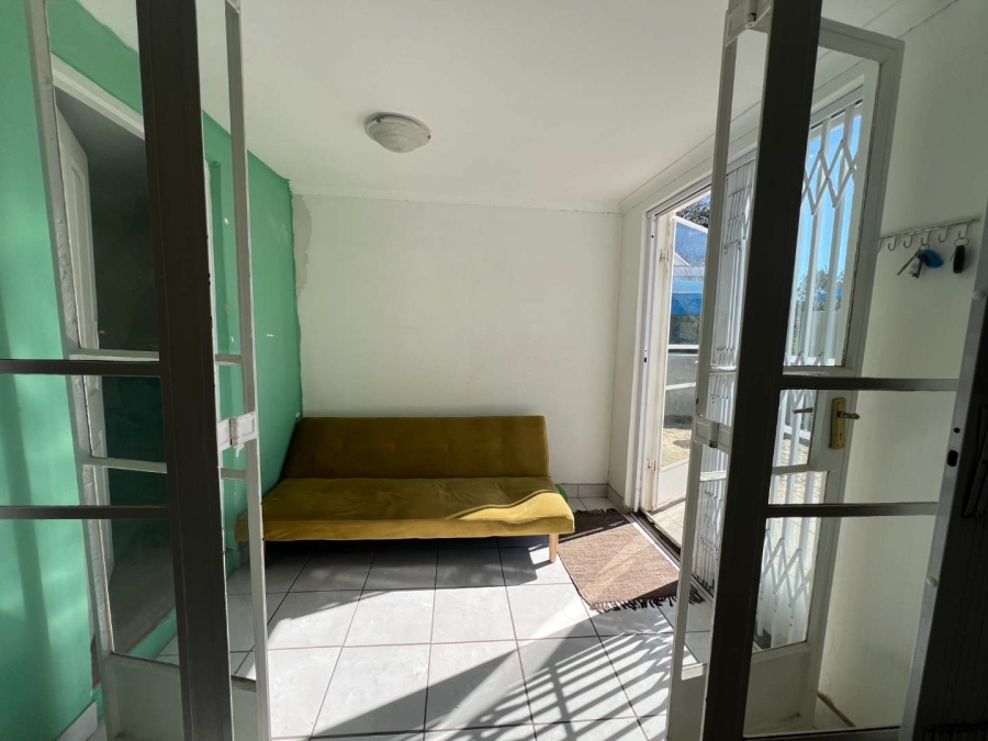 To Let 3 Bedroom Property for Rent in Fontainebleau Gauteng