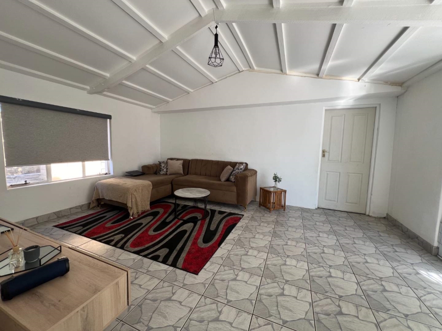 To Let 3 Bedroom Property for Rent in Fontainebleau Gauteng