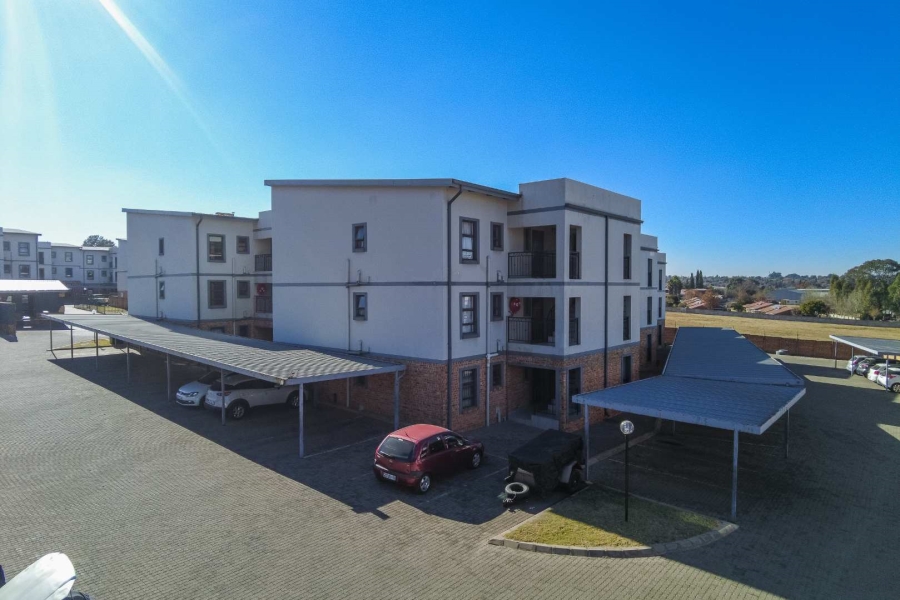 2 Bedroom Property for Sale in Fairlead Gauteng
