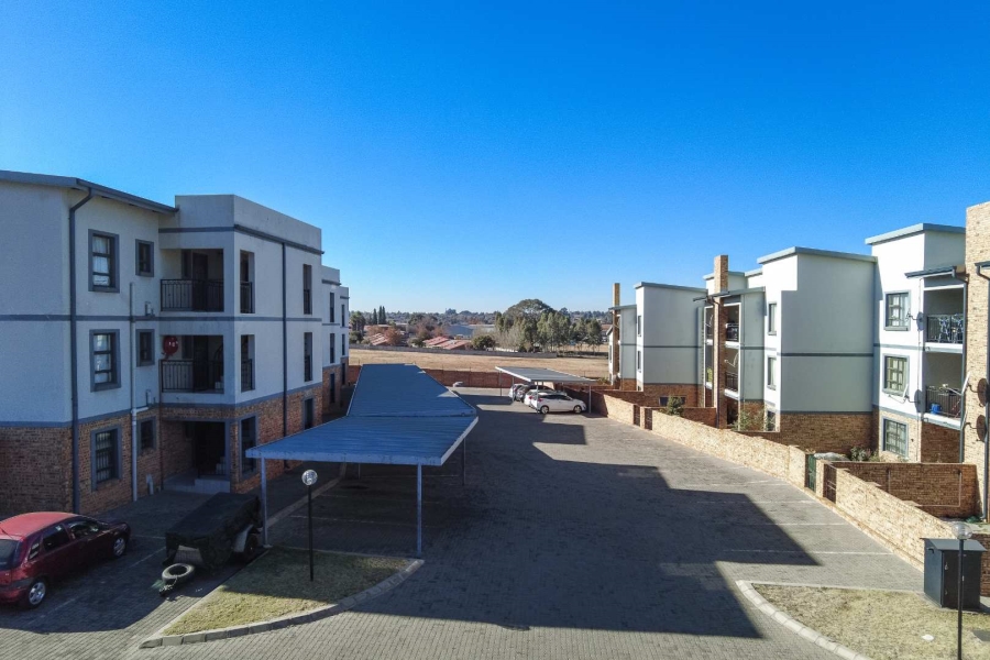 2 Bedroom Property for Sale in Fairlead Gauteng