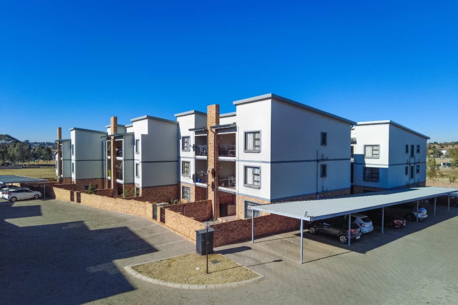 2 Bedroom Property for Sale in Fairlead Gauteng