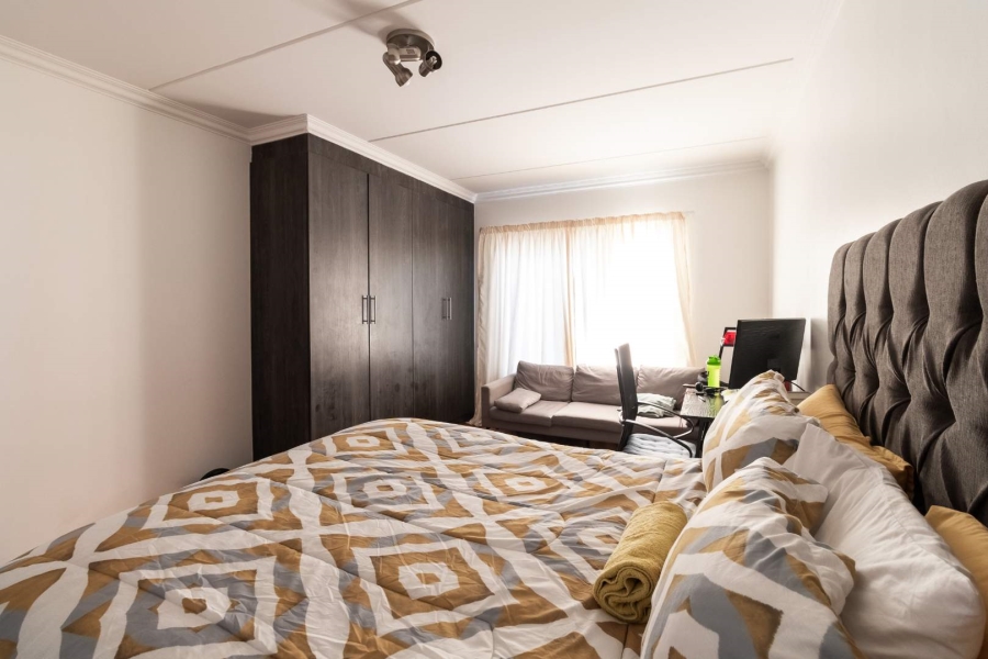 2 Bedroom Property for Sale in Fairlead Gauteng