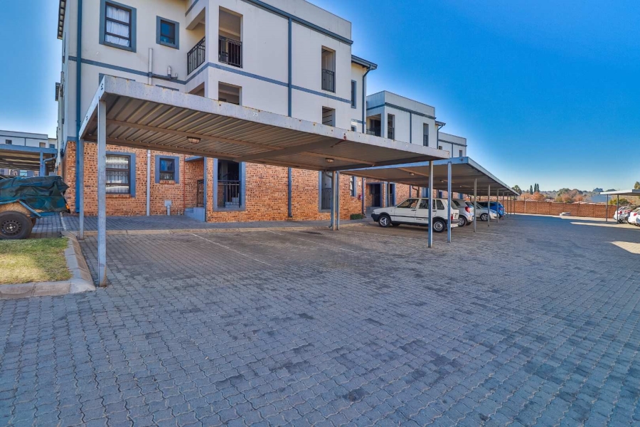 2 Bedroom Property for Sale in Fairlead Gauteng
