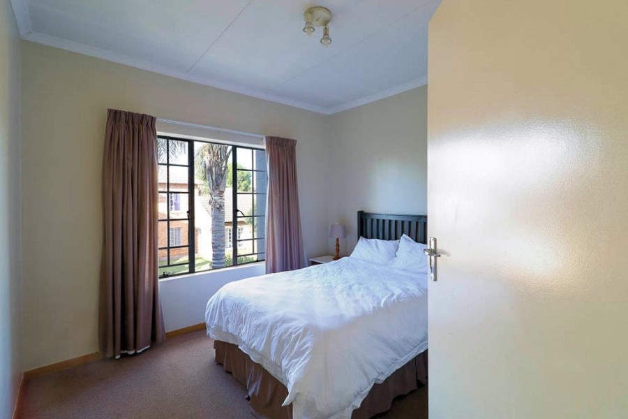 To Let 2 Bedroom Property for Rent in Equestria Gauteng