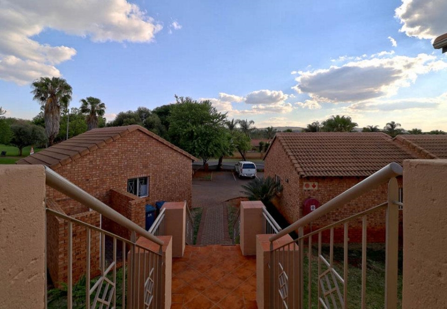 To Let 2 Bedroom Property for Rent in Equestria Gauteng