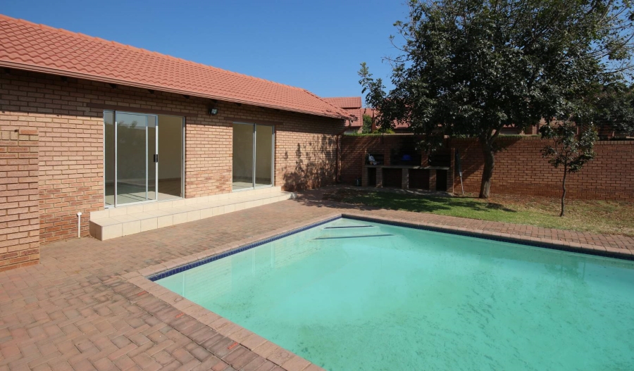 To Let 2 Bedroom Property for Rent in Hazeldean Gauteng