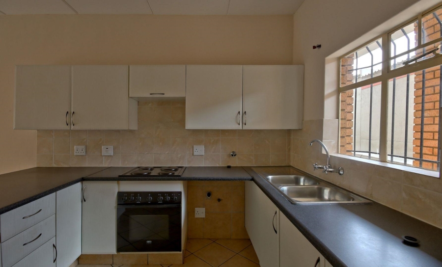 To Let 2 Bedroom Property for Rent in Northwold Gauteng