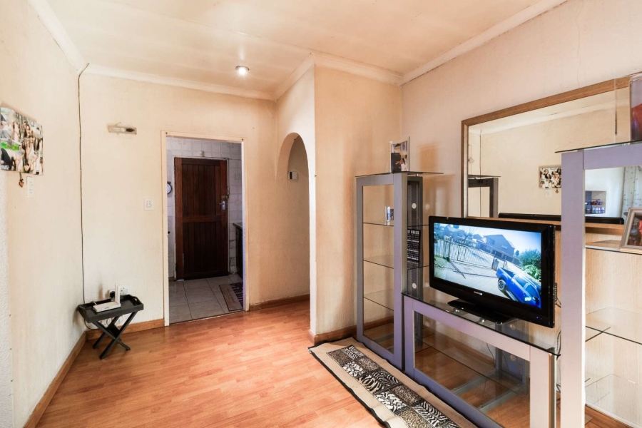 7 Bedroom Property for Sale in Bakerton Gauteng