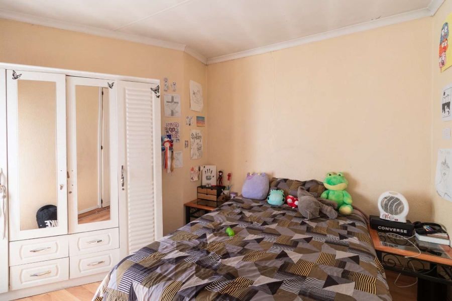 7 Bedroom Property for Sale in Bakerton Gauteng