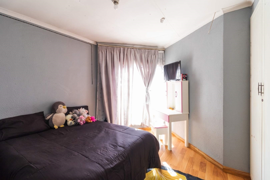 7 Bedroom Property for Sale in Bakerton Gauteng