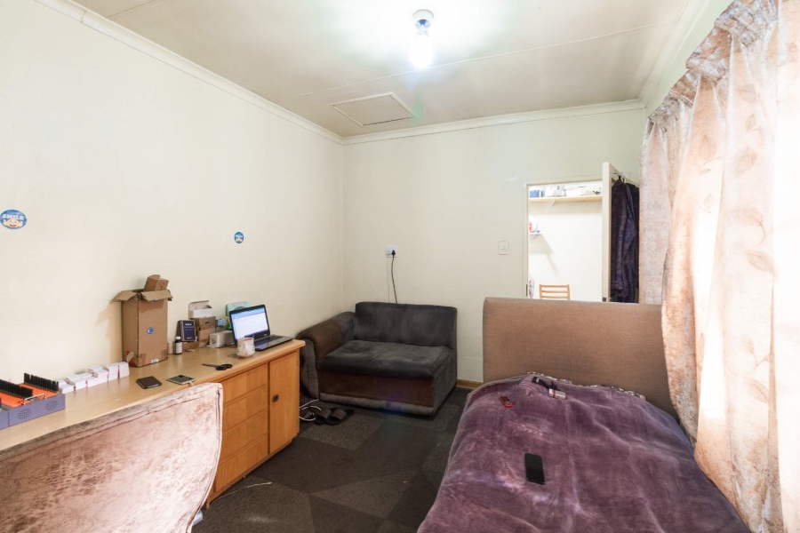 7 Bedroom Property for Sale in Bakerton Gauteng