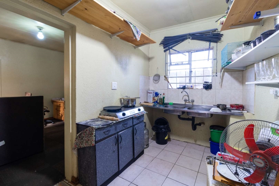 7 Bedroom Property for Sale in Bakerton Gauteng