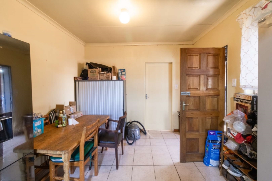 7 Bedroom Property for Sale in Bakerton Gauteng