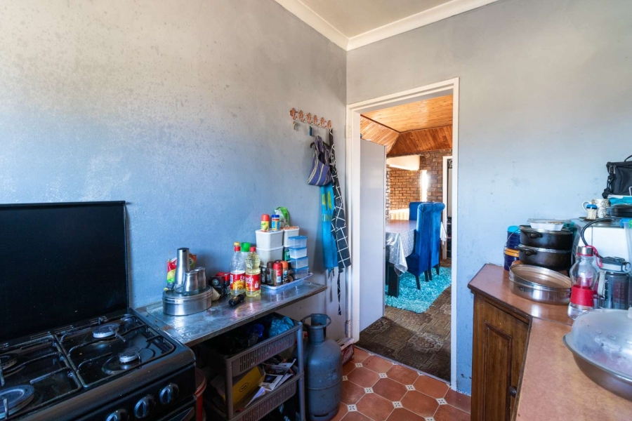7 Bedroom Property for Sale in Bakerton Gauteng