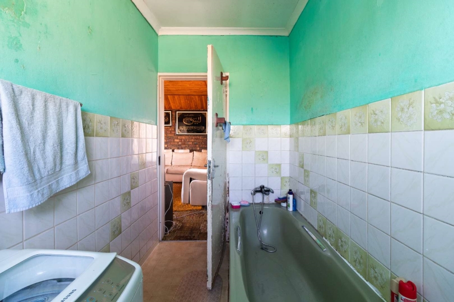 7 Bedroom Property for Sale in Bakerton Gauteng