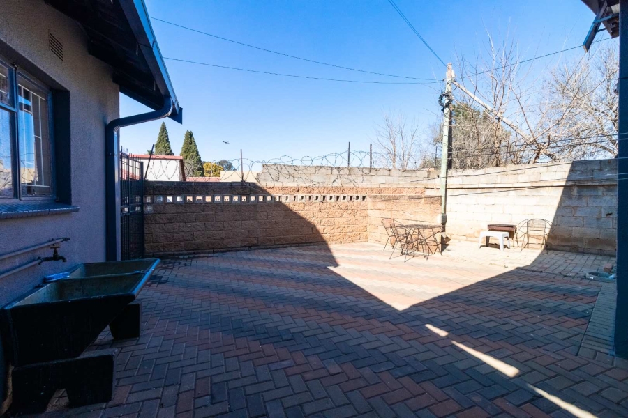 7 Bedroom Property for Sale in Bakerton Gauteng