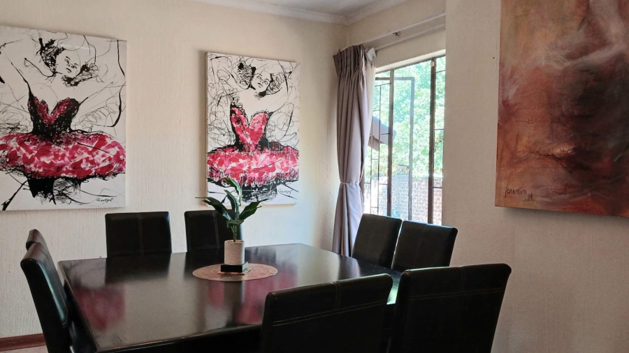 4 Bedroom Property for Sale in Hurlingham Manor Gauteng