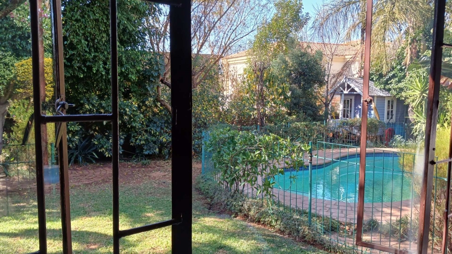 4 Bedroom Property for Sale in Hurlingham Manor Gauteng