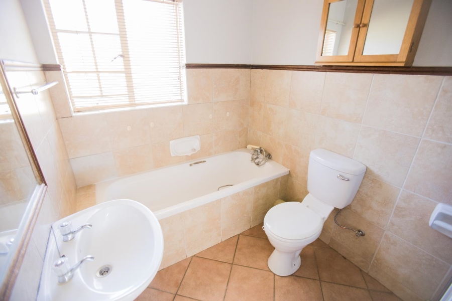 To Let 2 Bedroom Property for Rent in Equestria Gauteng