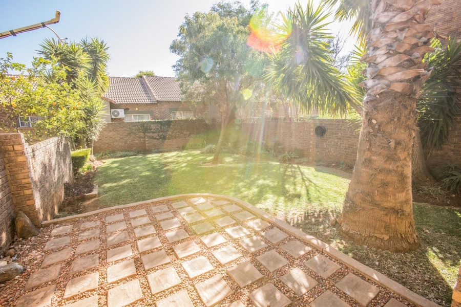 To Let 2 Bedroom Property for Rent in Equestria Gauteng