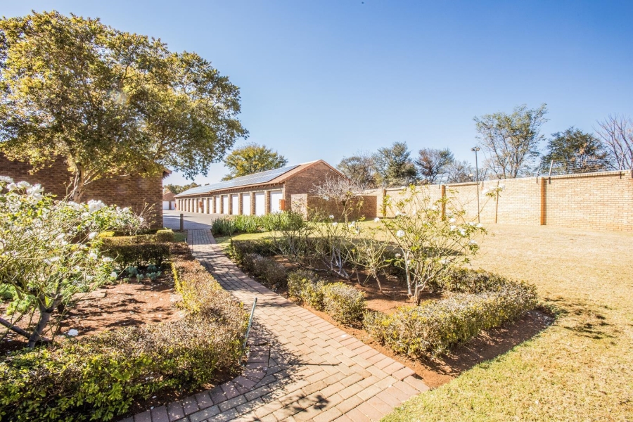 To Let 2 Bedroom Property for Rent in Equestria Gauteng