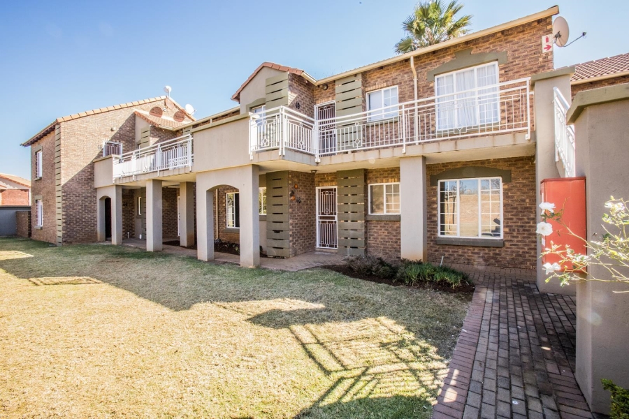 To Let 2 Bedroom Property for Rent in Equestria Gauteng