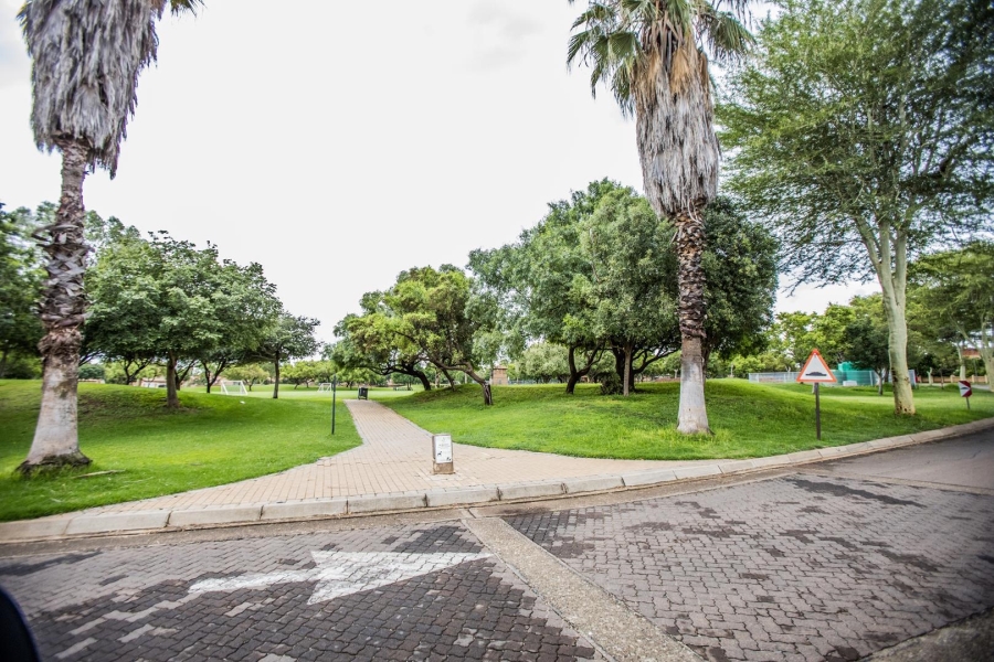 To Let 2 Bedroom Property for Rent in Equestria Gauteng