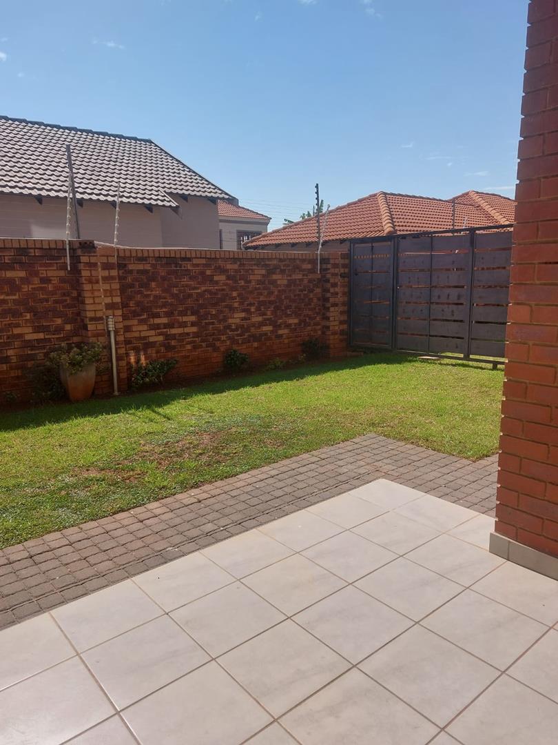 To Let 2 Bedroom Property for Rent in Montana Gauteng
