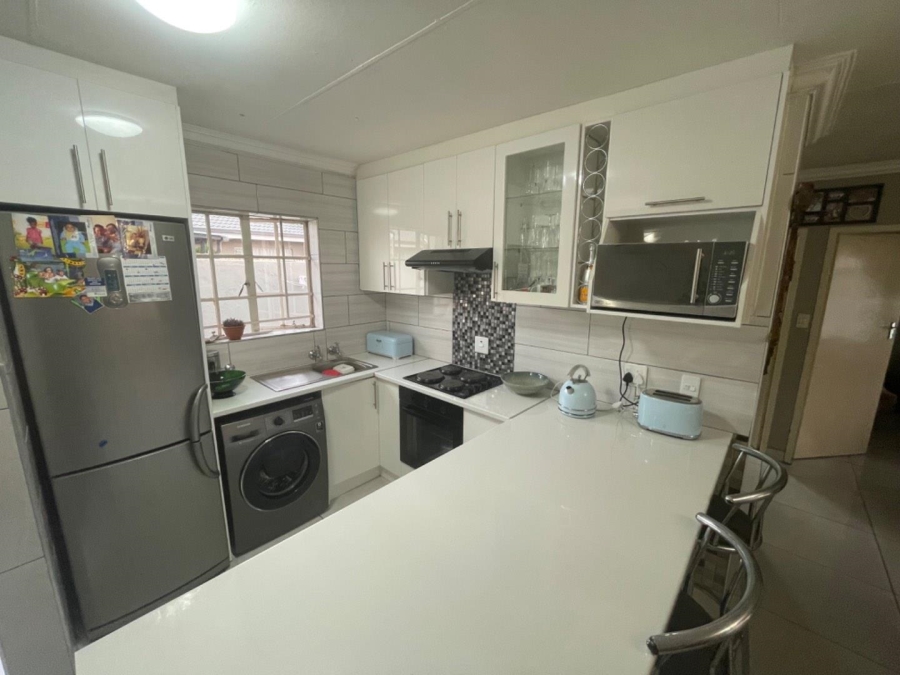 To Let 0 Bedroom Property for Rent in Birch Acres Gauteng