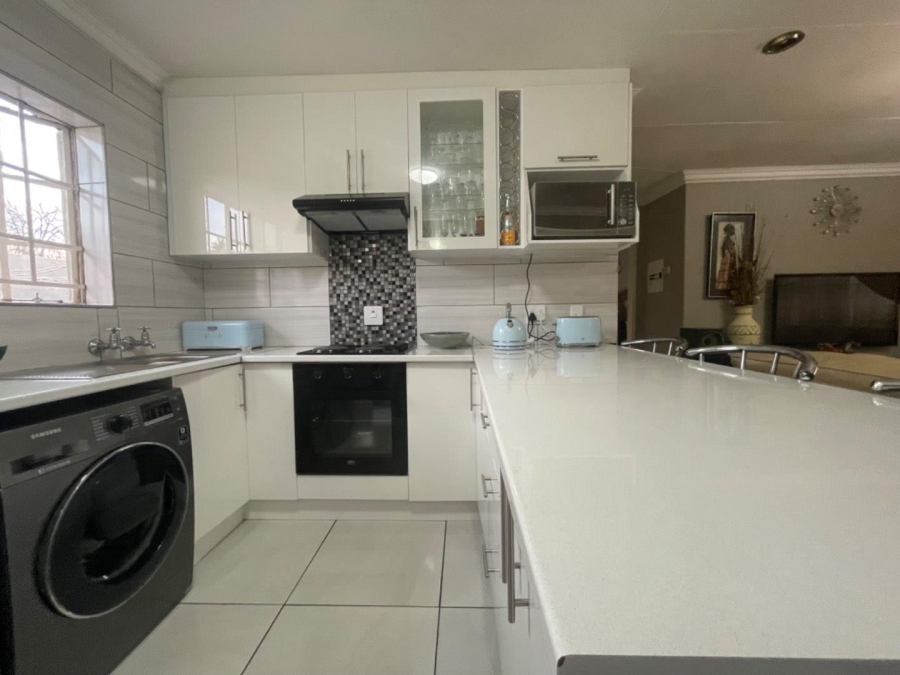 To Let 0 Bedroom Property for Rent in Birch Acres Gauteng