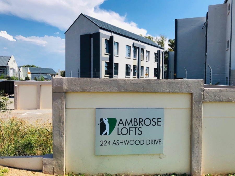 1 Bedroom Property for Sale in Zwartkop Golf Estate Gauteng