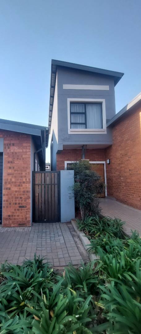 To Let 4 Bedroom Property for Rent in Montana Gauteng