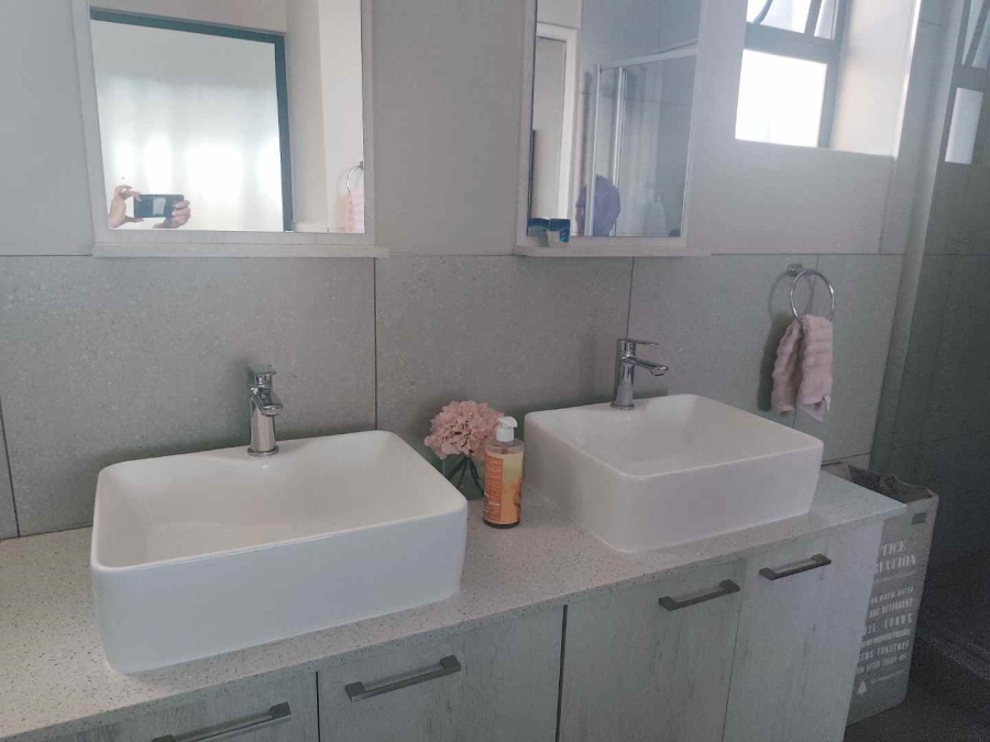 To Let 4 Bedroom Property for Rent in Montana Gauteng